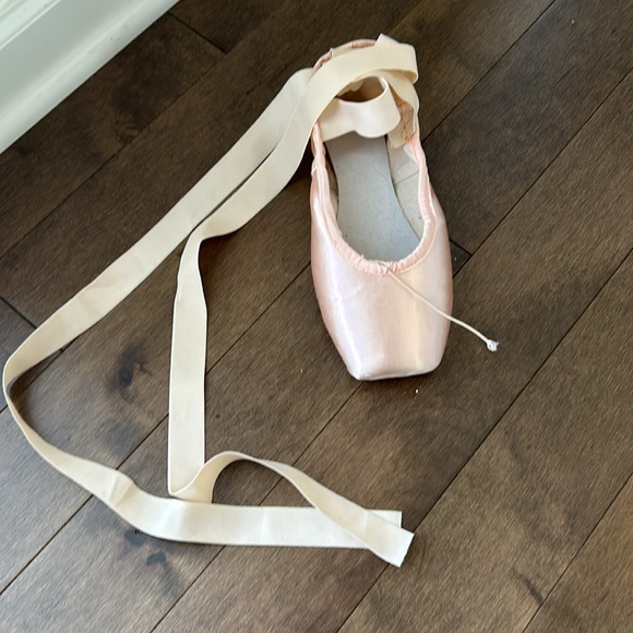 NEW! Suffolk Stellar Ballet Pointe Shoes, Size 6XXX - Picture 5 of 8